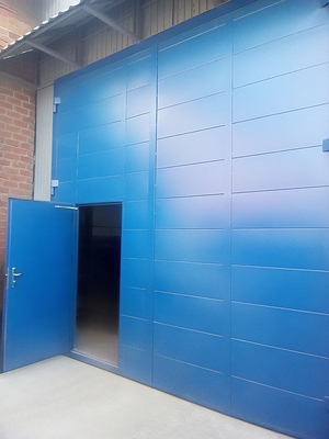 Синие секционные ворота Синие секционные ворота