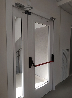 Светопрозрачная дверь антипаника Светопрозрачная дверь антипаника