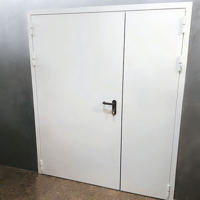 Полуторная белая дверь Полуторная белая дверь